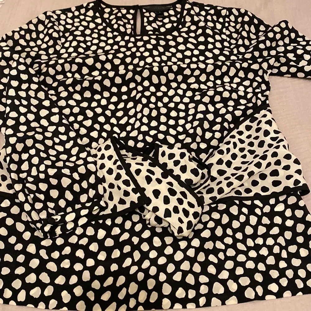 J. Crew tie front in pebble print silk blouse . Size 0 . Very good condition